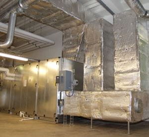 HVAC udstyr der er isoleret med PAROC HVAC Lamella mat Alucoat AluCoat